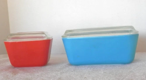 Vintage Lot of 2 1950's Pyrex Fridgie Dish w/Ribbed Edge Lids A31 & A3