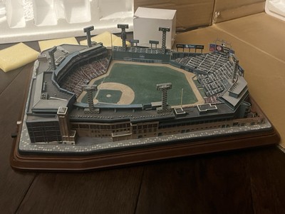 Danbury Mint Boston Red Sox Deluxe FENWAY PARK Lighted Lit Replica