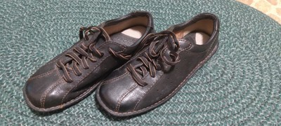 Brown Leather Born Low Top Shoes Size 7.5