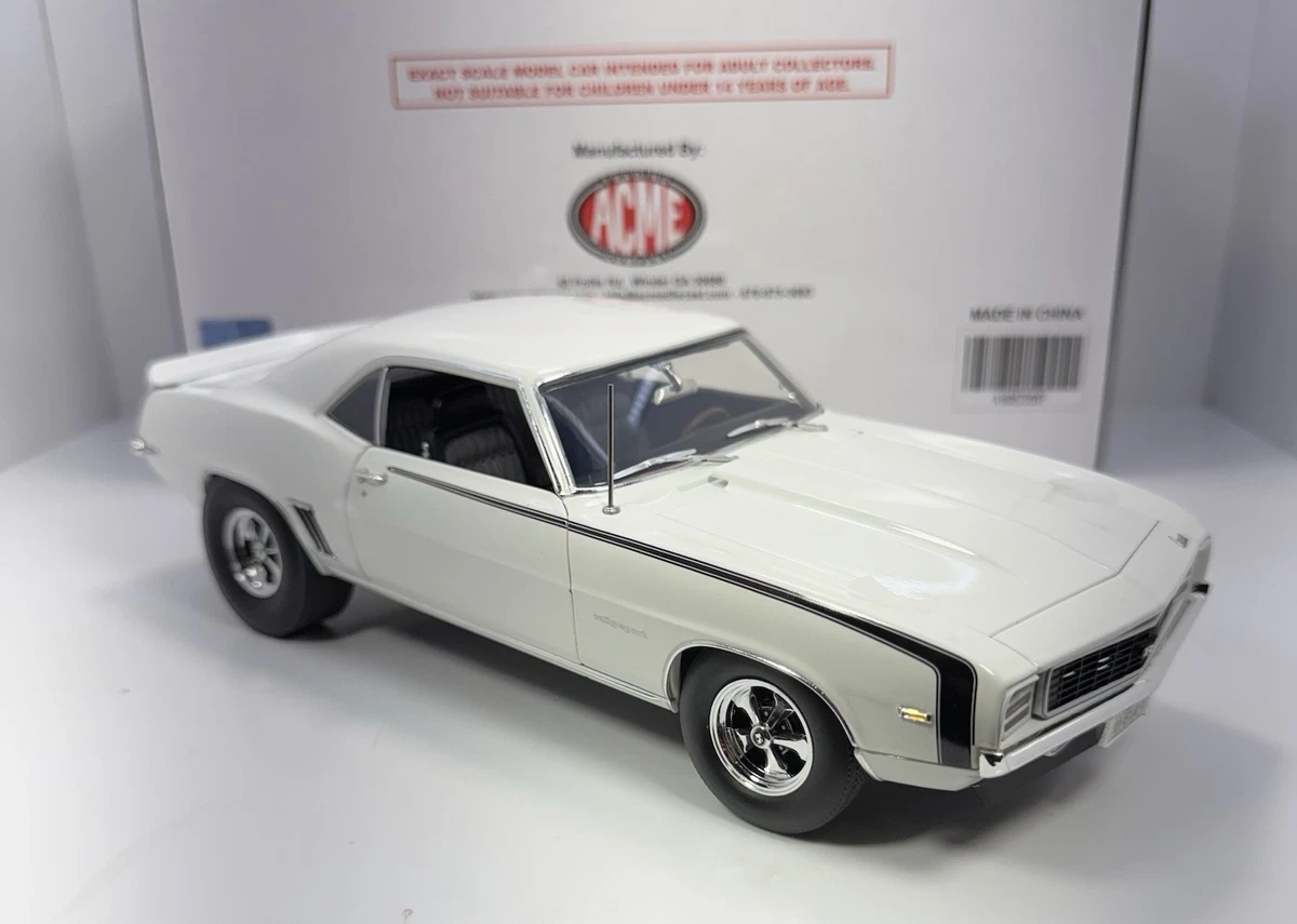 シェビー カマロ 1969 M/T. 1/18 Chevrolet Camaro 1:18 Scale 1969 Vehicle Year Contemporary