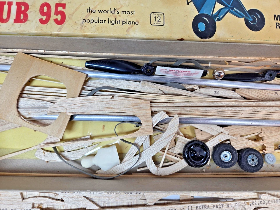 Guillow's Piper Super Cub 95 Balsa Wood Model Airplane Kit 303 for Parts - Image 3 of 4