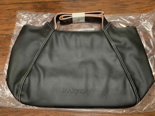 NEW Medium to Large Purse Tote Shoulder Bag Black w/ Pink Under Straps - Picture 3 of 6