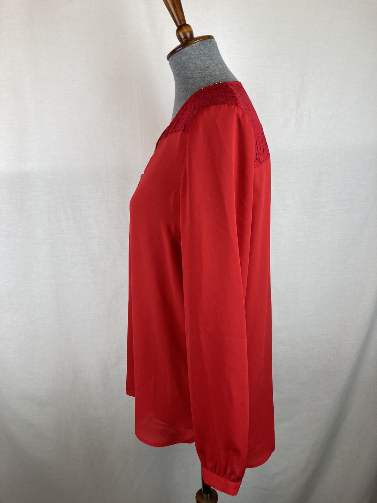 Cache Size Medium Blouse Solid Red Long Sleeve La… - image 7