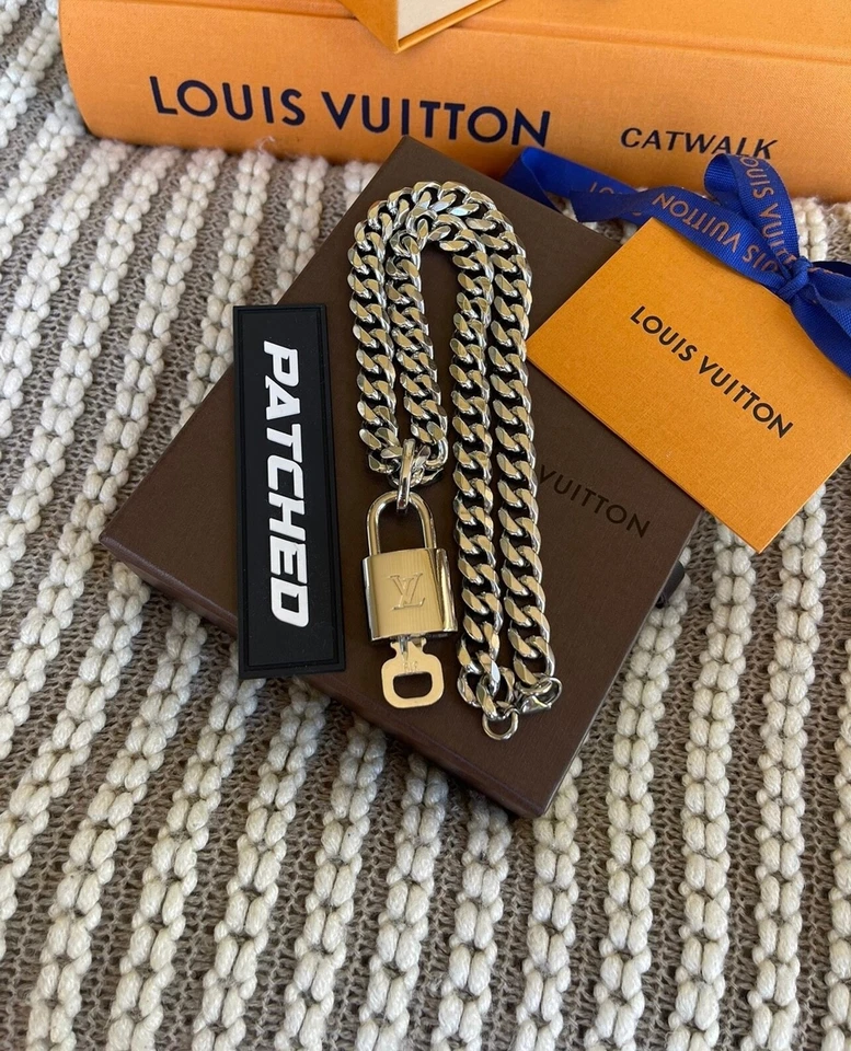  Collar con candado Louis Vuitton Foto 4 de 4