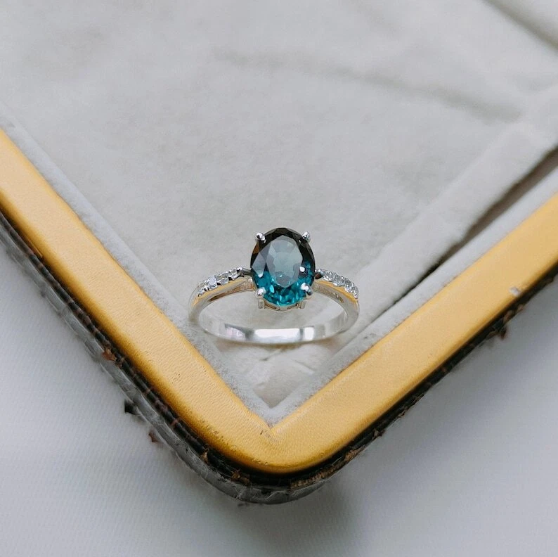 Teal sapphire ring, oval cut Teal sapphire ring, 925 Sterling Silver - Image 2 of 4