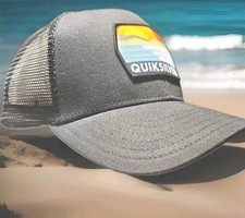 Quiksilver Hat Black Beach Surfing Logo Snap Back One Size Fits All Men.