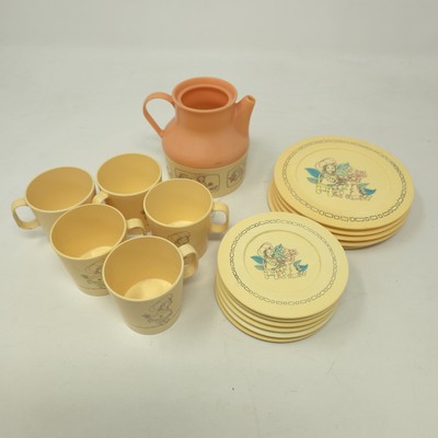 Vintage Strawberry Shortcake Tea Set Aluminum Specialty Chilton Company 17pcs