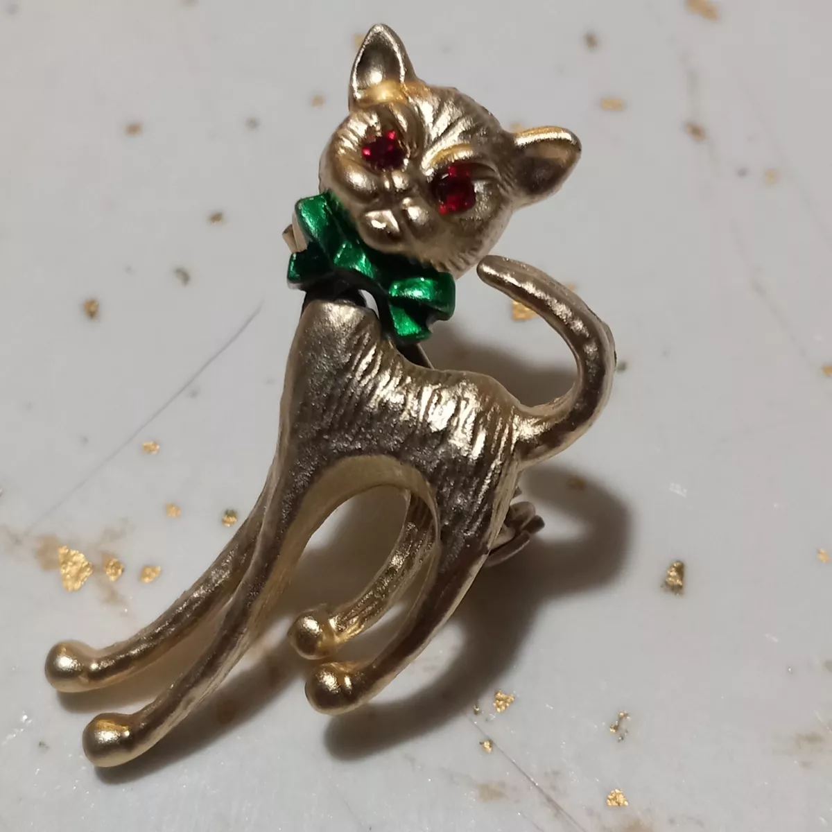 Vintage Cat Pin With Red Glass Eyes Wobly Head Green Tie Goldtone