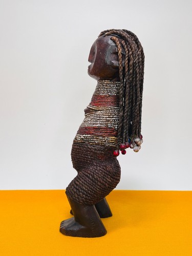 Namji Doll. Carved Rosewood, Multicolor Glass Beads, Palm Fibre. Cameroon. 1960 - Picture 10 of 14