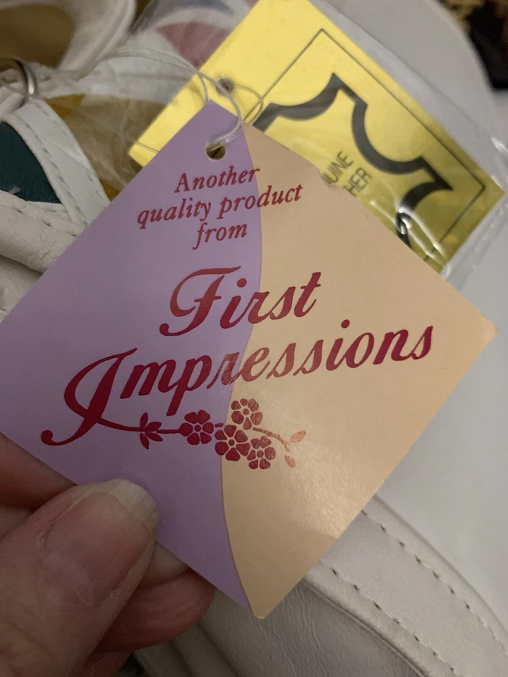 ❤️Cartera vintage MCM "Primeras impresiones" - blanca arco iris geométrica nueva con etiquetas Foto 2 de 4