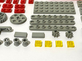 Vintage &copy;1982 LEGO 8030 Technic Universal Set 100% Complete with Box