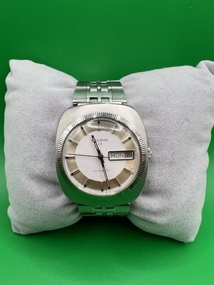 Vintage Bulova 23 Automatic Day Date Stainless Steel Cushion Case Running