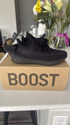 Adidas Yeezy Boost 350 V2 Onyx Black Low Top Primeknit Sneakers HQ4540