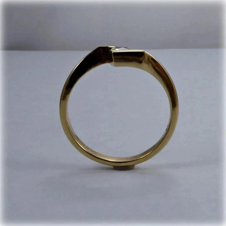 0.80 Ct Princess cut Natural Peridot Solitaire Engagement Ring 14K Yellow Gold - Image 3 of 4