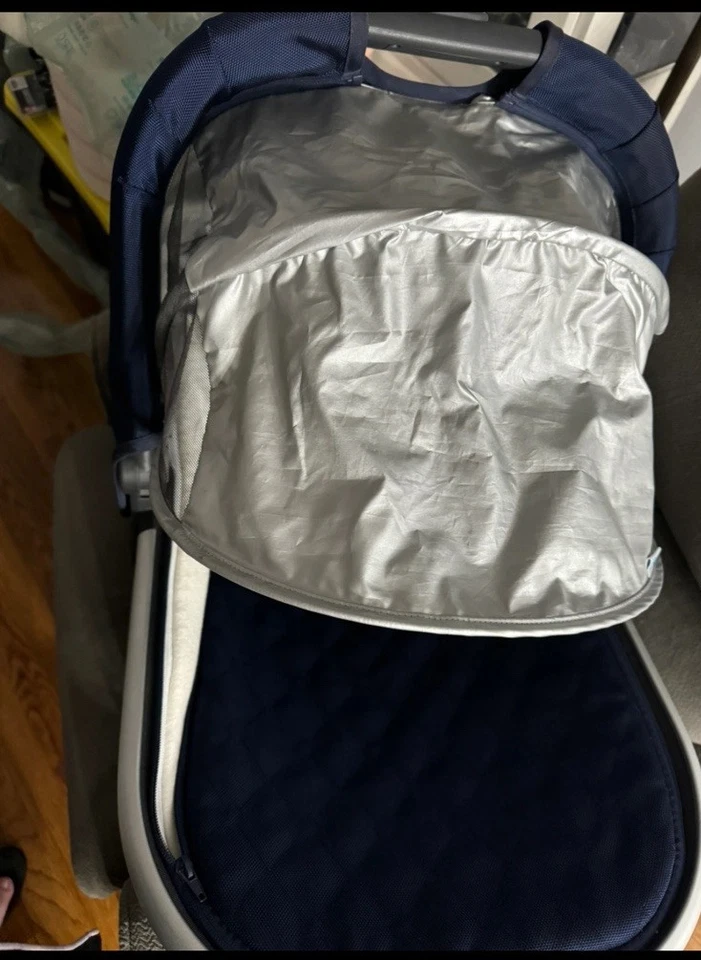 UPPABABY BASSINET NAVY EUC MATTRESS AND REMOVABLE CANOPY - Image 3 of 4