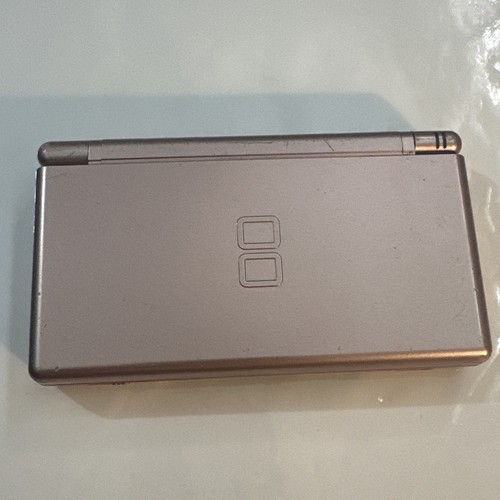 Nintendo DS Lite Metallic Rose Gold /Pink Handheld Console Bundle USG-001 Tested - Picture 2 of 19