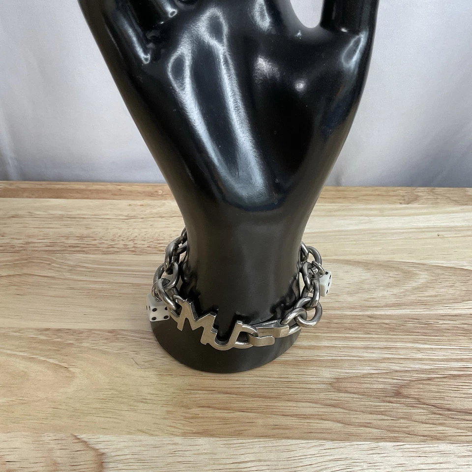 Pulsera Vintage Marc Jacobs Dije Dados y MJ Dijes Años 2000 Tono Plata Talla 6.5 Foto 4 de 4
