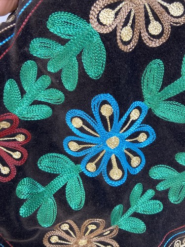 Nanette Lepore Crossbody Bag Brown Velvet Embroidered Flower Design Zipper Close - Picture 18 of 22