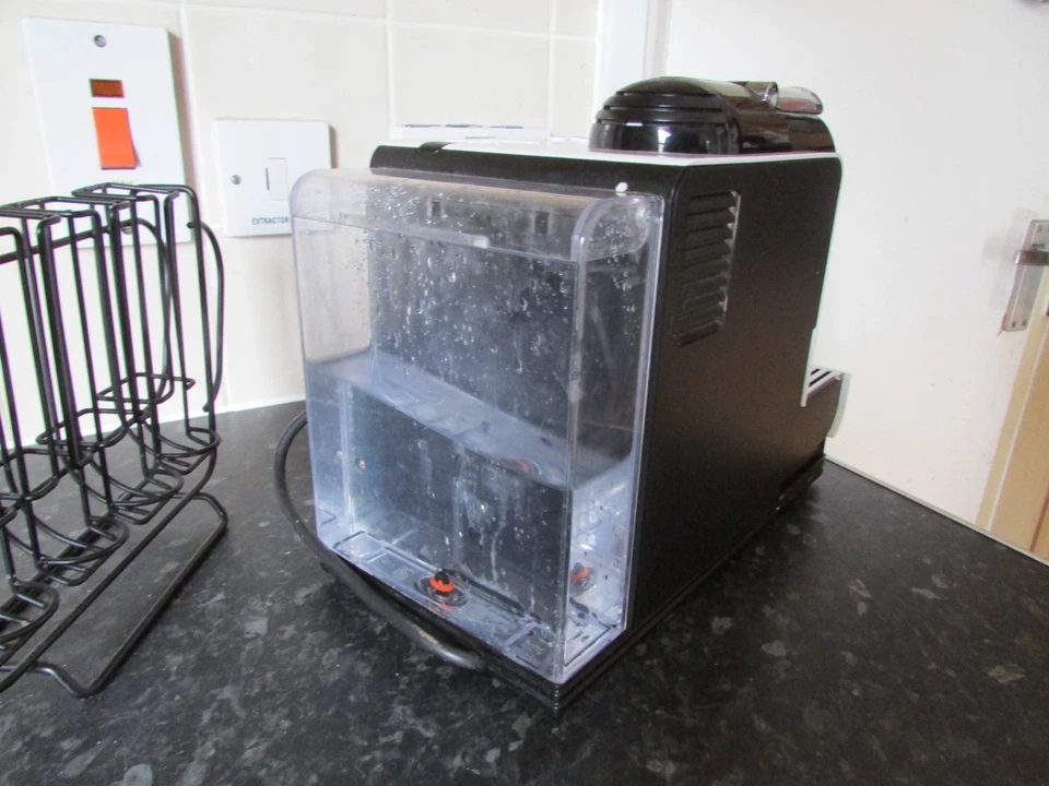 DeLonghi EN520.W Nespresso Lattissima plus Coffee Maker White To enhance yourday, photo 3 of 5