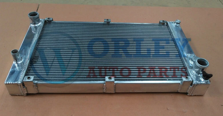 Radiador de aluminio para PORSCHE 944 2,5 L y 2,7 L no turbo manual 1985-1991 Foto 3 de 4