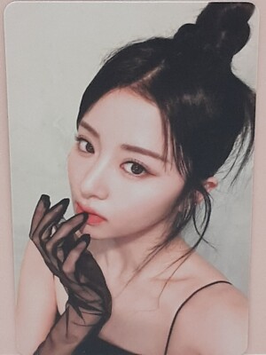 LE SSERAFIM Yunjin [1st Studio Album: 'UNFORGIVEN'] Official