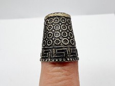 ANTIQUE SOLID SILVER GREEK KEY PATTERN CIRCLES SEWING THIMBLE