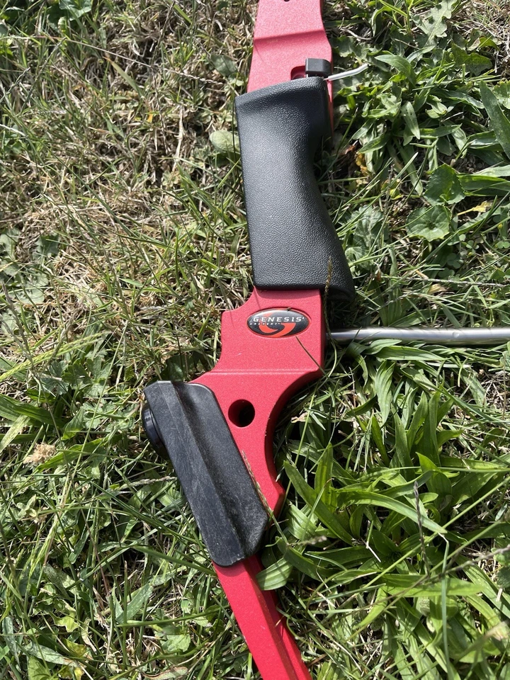 Arco NASP para diestros Genesis carcaj negro y rojo y 5 flechas Foto 2 de 3