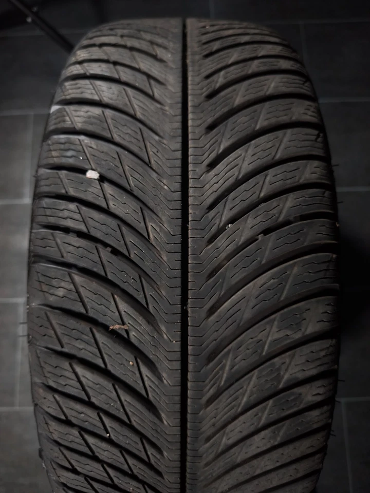 1 Winterreifen 235/40R18 Mercedes  CLA-Klasse W118 18" Alufelge Komplettrad - Bild 2 von 2