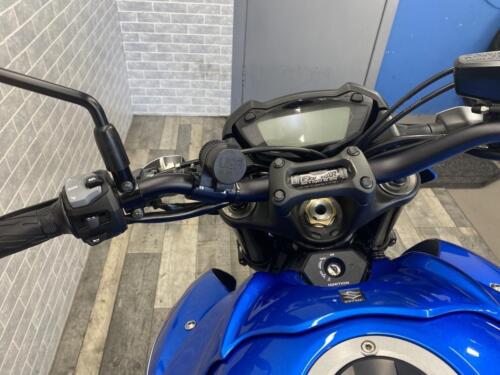 2019 SUZUKI GSX-S1000 FINISHED IN MOTOGP BLUE WITH 7096 MILES. - Picture 12 of 14