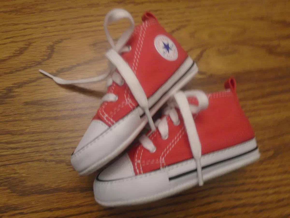 Converse All Star sz 4 infant red white soft sole lace up