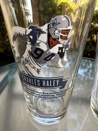 Vintage 1992 Dallas Cowboys #94 Charles Daley Miller Lite Pint Glass Lot of 2 - Picture 5 of 12