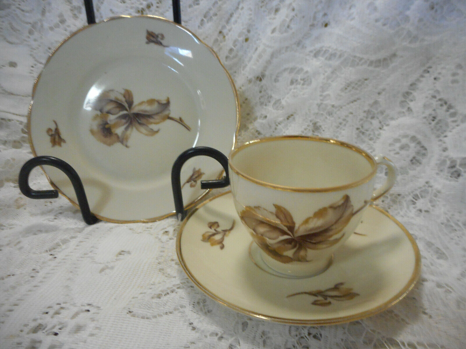 Kjøbenhavns Porcellains Maleri KPM Orchid Tea Cup Trio 1924 Antique