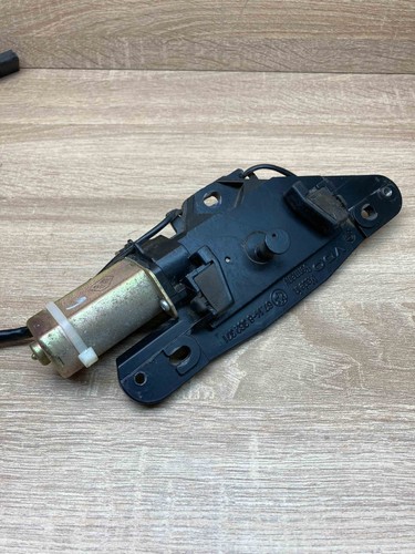 8362371 BMW E39 Series Trunk Tailgate Lock Mechanism Actuator VDO - Picture 3 of 7