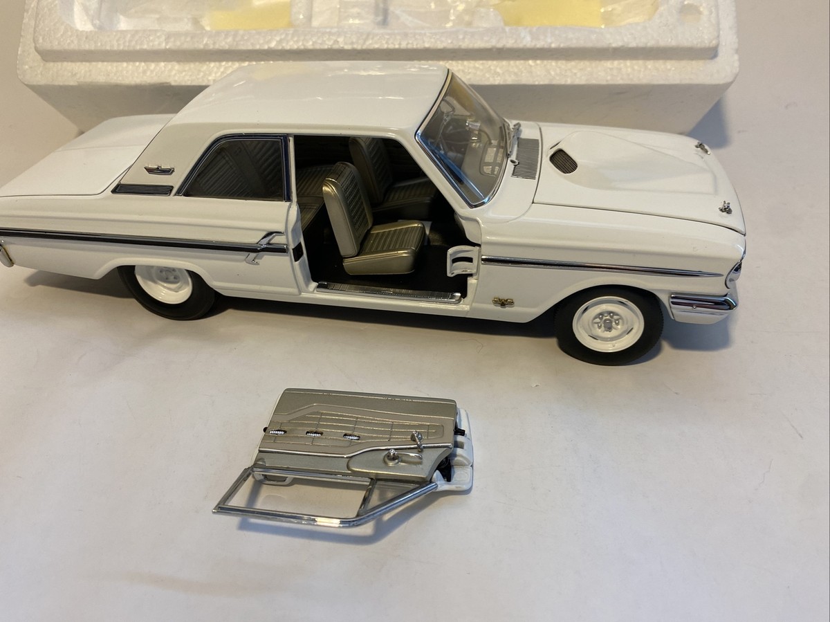 ERTL #33057 - 1964 Ford Fairlane Thunderbolt Precision 100