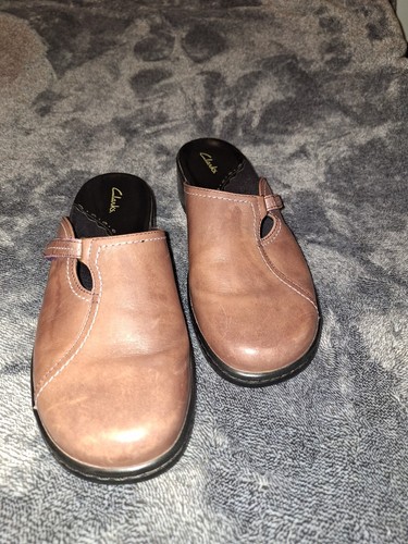 Clarks Slip On Mule Shoes Womans 8 Brown Leather Comfort Adjustable