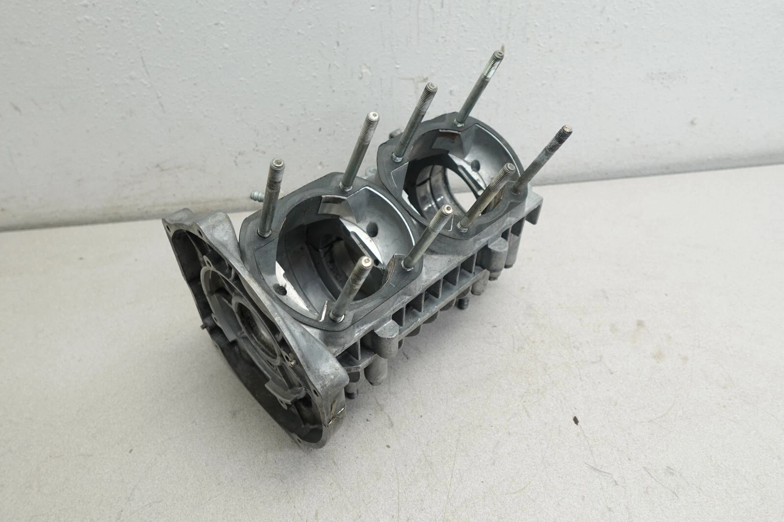 1976-1981 Yamaha OEM Engine Crankcase Ass'y 8A5-15100-00-00 Exciter EX 440 340