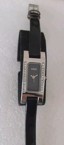oasis Ladies Beautiful Quartz Watch With A Black Leather Strap