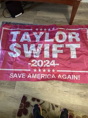 Taylor Swift Flagge, Celebrity Duck und 3 Konzerttassen - Bild 8 von 8