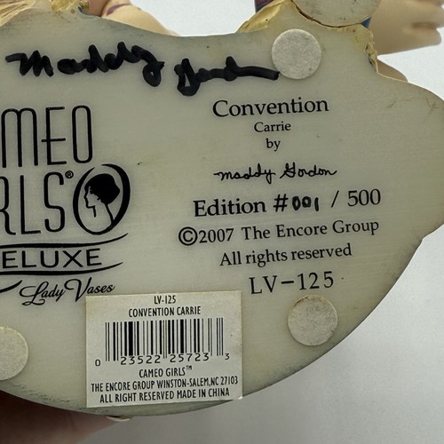 2007 CAMEO GIRLS LADY VASEN CONVENTION CARRIE HEAD VASE #001 OF 500 *Signiert* - Bild 6 von 8