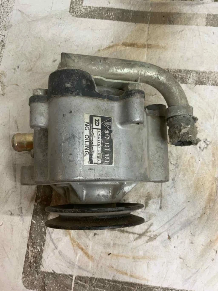 Bomba de aire Porsche 924 1977-1979 047131021 341-50629 Stock #0P0341 Loc#W08D08 Foto 3 de 4