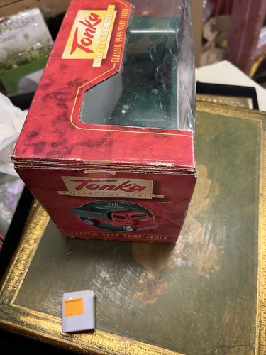 NOS Tonya Classic 1949 Dump Truck 1:18 Die Cast Collectors Series - Bild 4 von 8