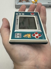 Vintage 1982 Nintendo Game & Watch DONKEY KONG JR.  DJ-101 VERY RARE! CIB!