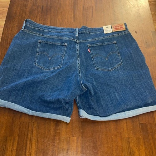 Levi’s ladies NWT mid-length Hypersoft shorts. Mid-rise. Size 22W. Medium wash - Picture 8 of 12