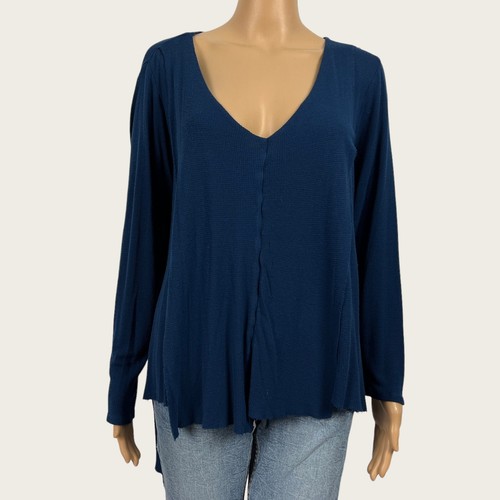 Kensie MEDIUM Navy Blue V-neck Thin Waffle Knit Oversized Shirt Top Frayed Hem