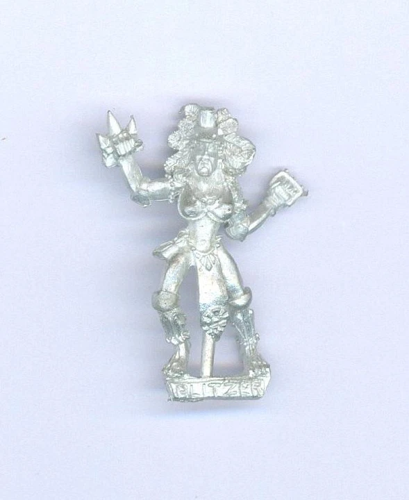 CITADEL Warhammer OOP Blood Bowl Human Amazon Spieler Blitzer A