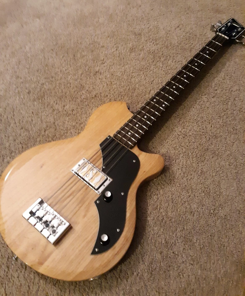 Bajo Supro Huntington Foto 2 de 4