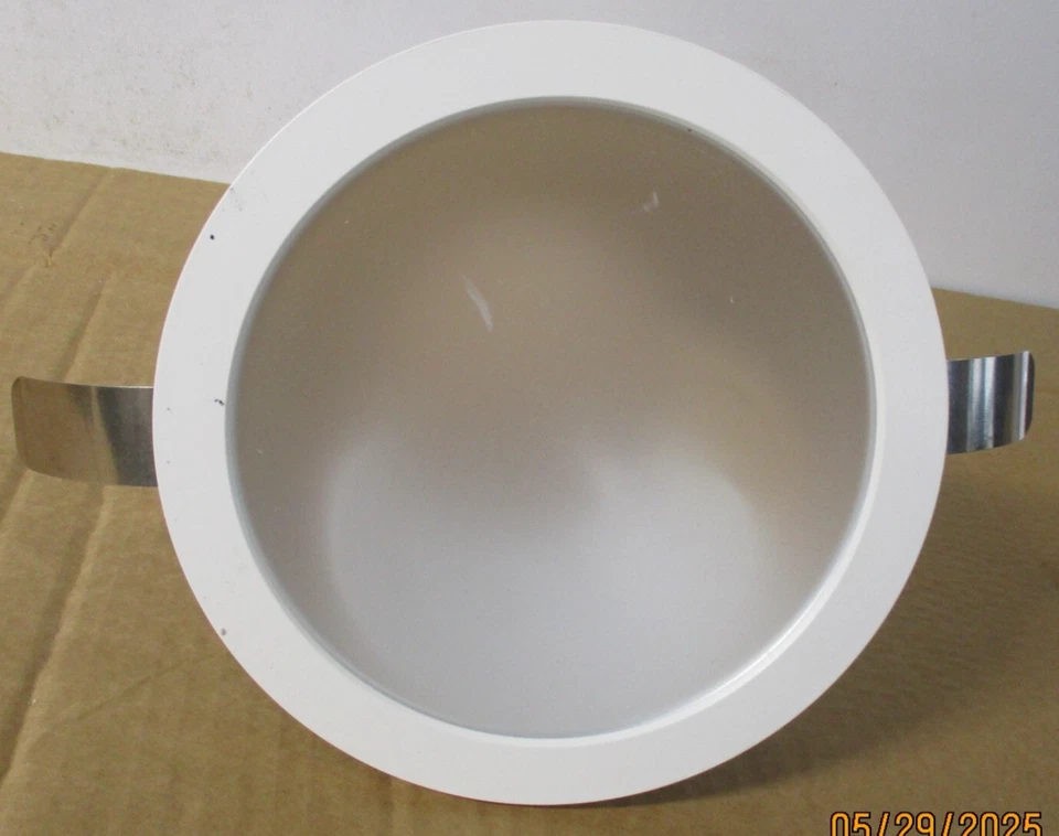 Lightolier C6RSLWH Calculite 6" LED Shower Light - Image 4 of 4