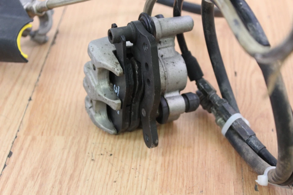 Suzuki RM250 1995 freno delantero cilindro maestro pinza embrague percha guardamanos Foto 2 de 4