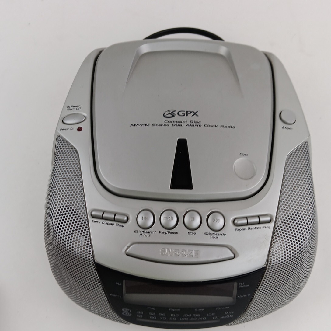 GPX D715 AM/FM CD Player Digital Clock Radio w/ Dual Alarm Tested