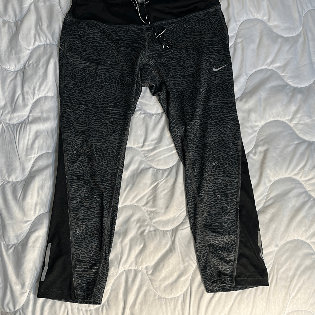 Leggings Nike Dri Fit taglia L neri cougar